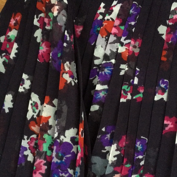 American Eagle Skater Skirt - Picture 8 of 8